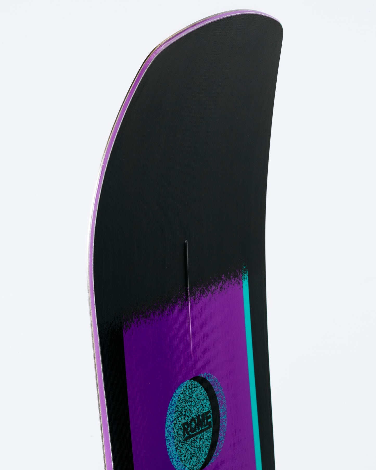  The nose of freestyle snowboard with HotRod technology visible. Gang Plank 2025 | Rome Snowboards™ 2025.