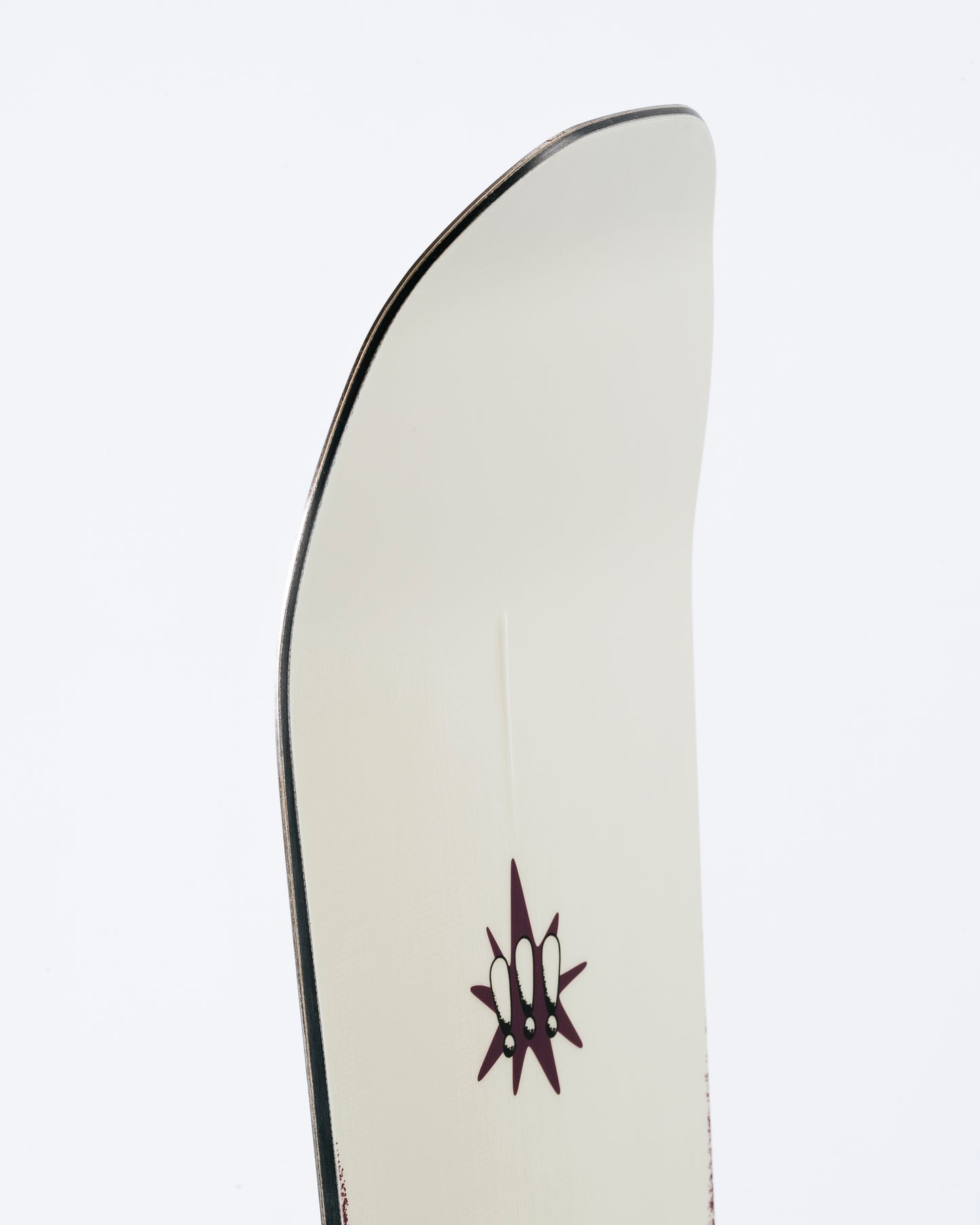 The nose of freestyle womens snowboard with Double Kick and HotRod technology visible. Hype 2025 | Rome Snowboards™ 2025.